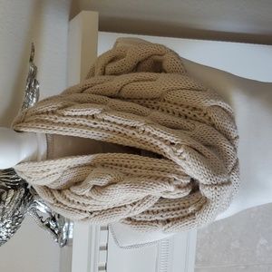 Chunky 🌷Knit Infinity Scarf - Cream